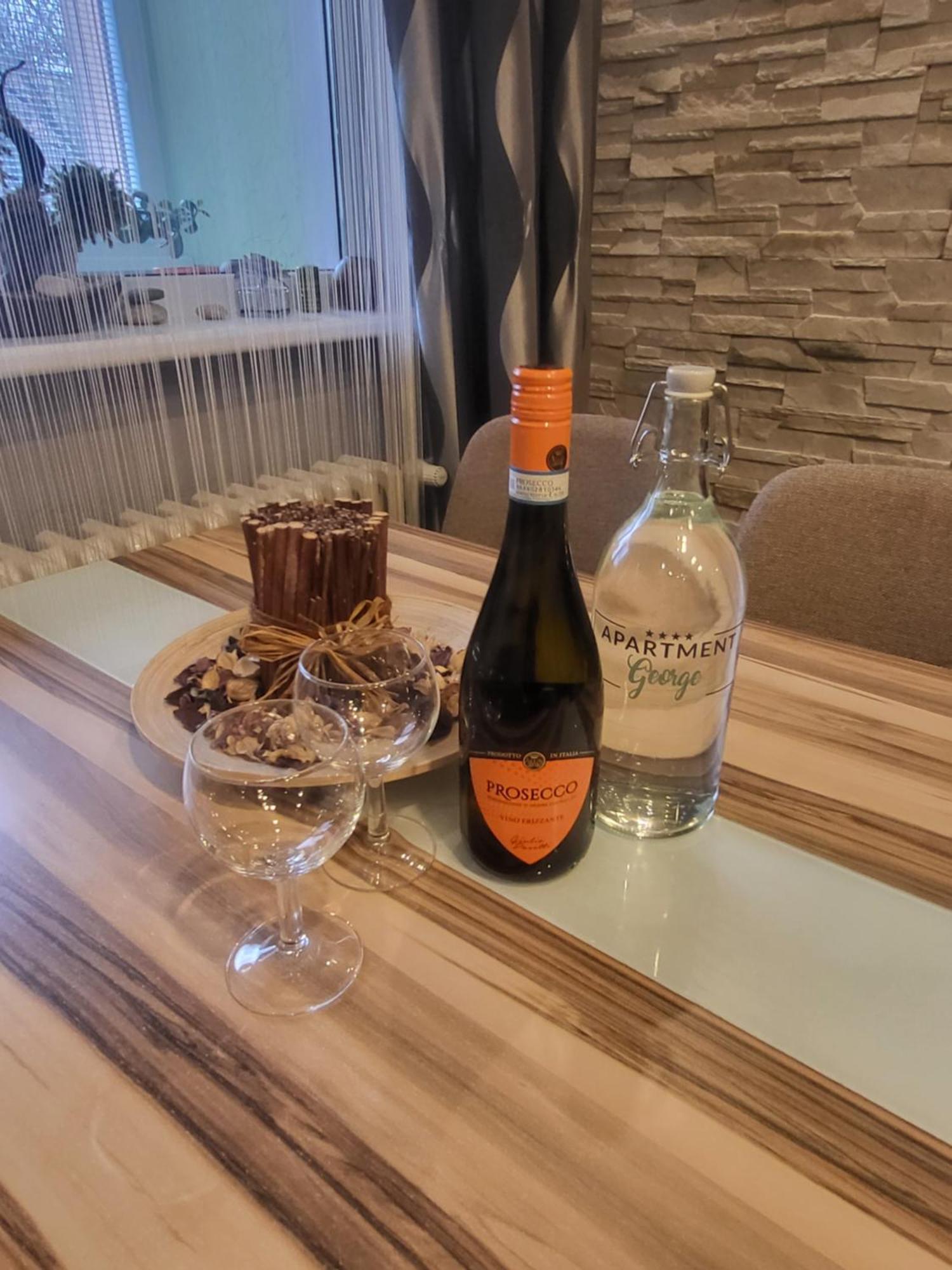 Apartman George Bratislava Bagian luar foto